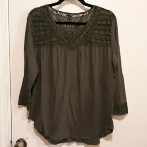 Hannah green 3/4 sleeve top